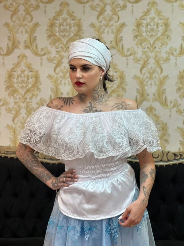 Blusa Babado Bordado Bca/Prata 010 - Imagem 2