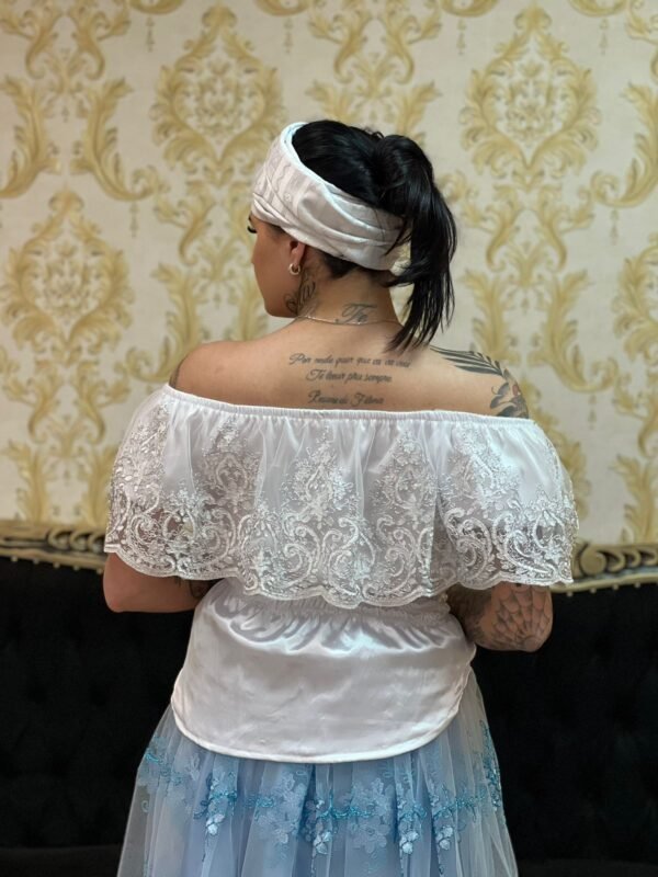 Blusa Babado Bordado Bca/Prata 010 - Imagem 4