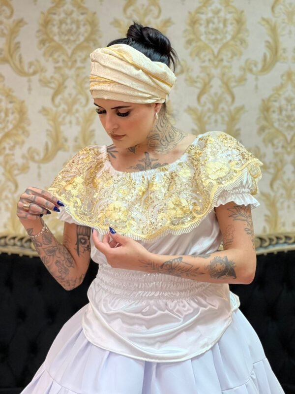Blusa Babado Bordado Bco/Dou 047 - Imagem 2