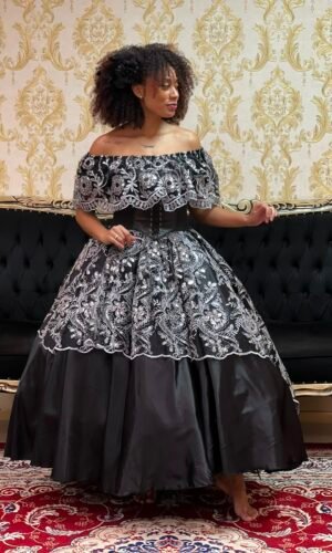 Blusa Babado Bordado Pto/Prata 208