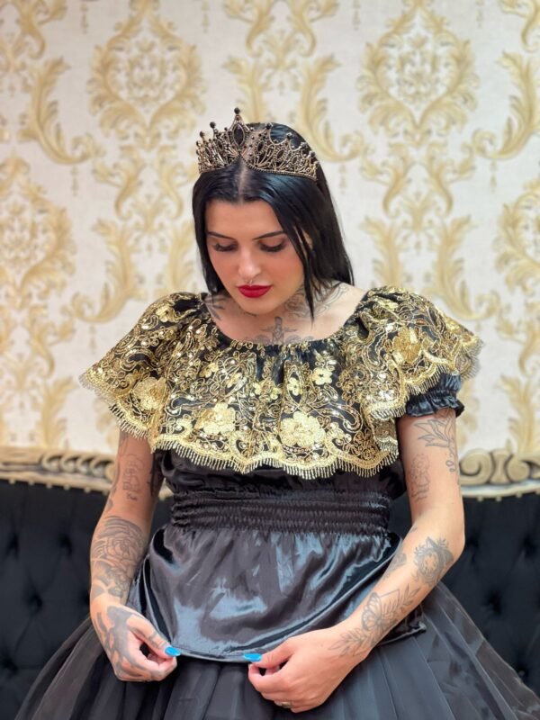 Blusa Babado Bordado Pto/Dou 223 - Imagem 2