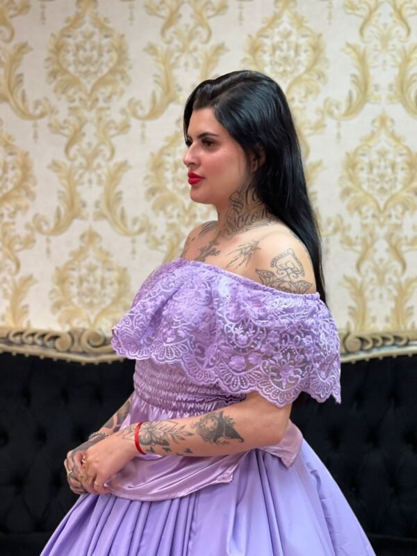 Blusa Babado Bordado Lilás 558 - Imagem 3