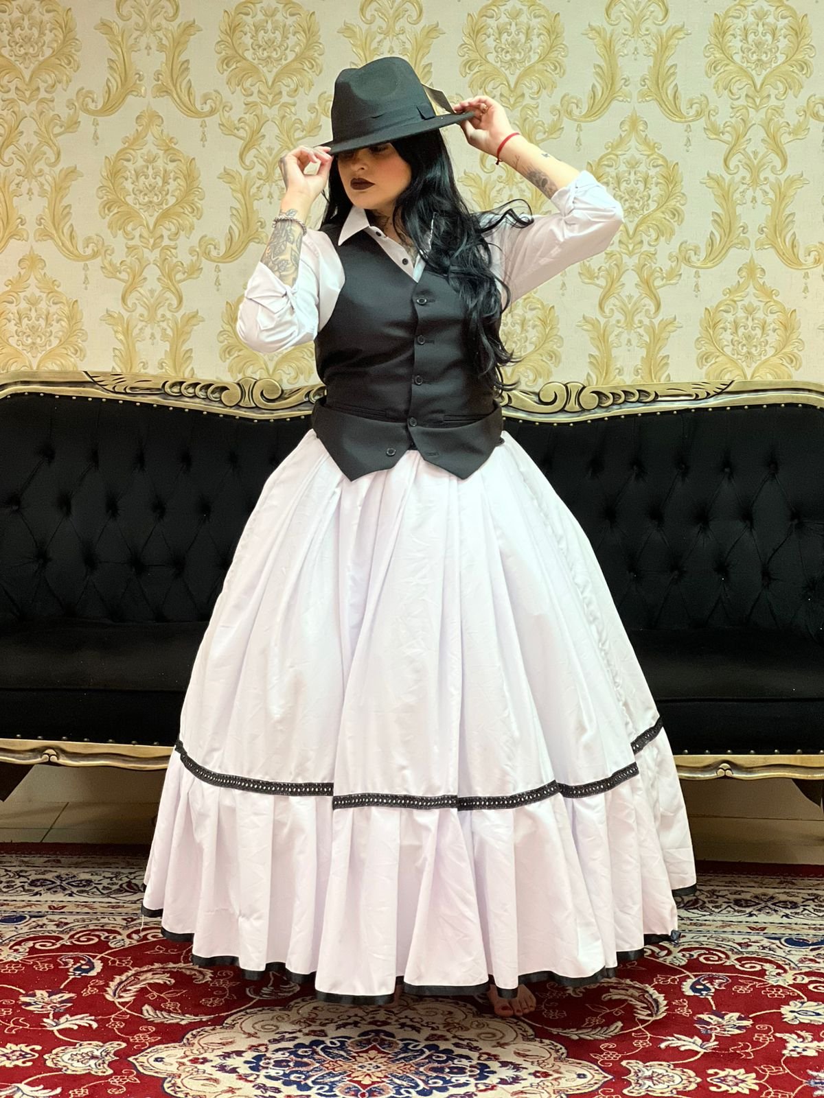 Saia 1 Babado Longa Bco/Pto 2022