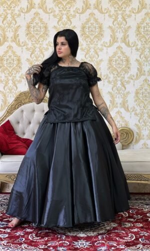 Bata Bordada Preto 213