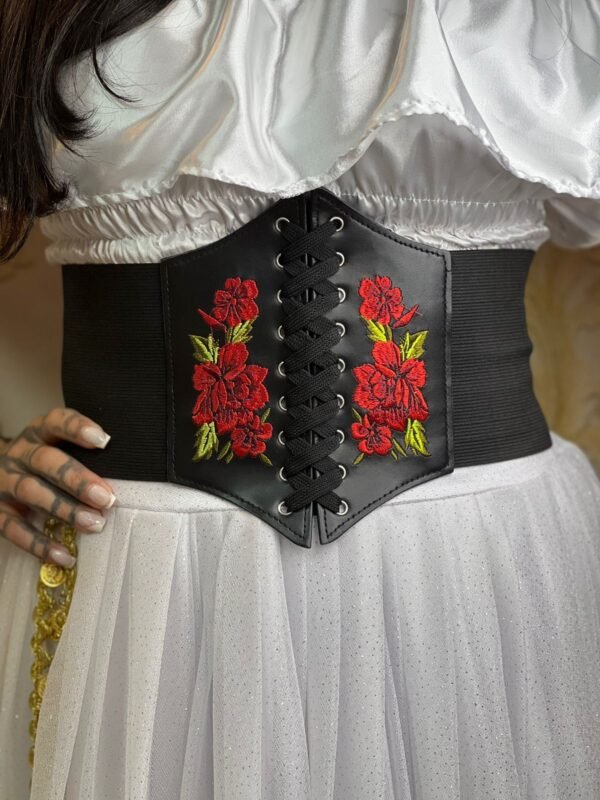 Cinto Corselet Preto Flor