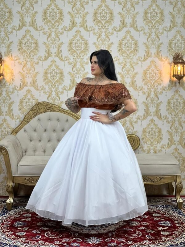 Blusa Babado Bordado Marrom 910