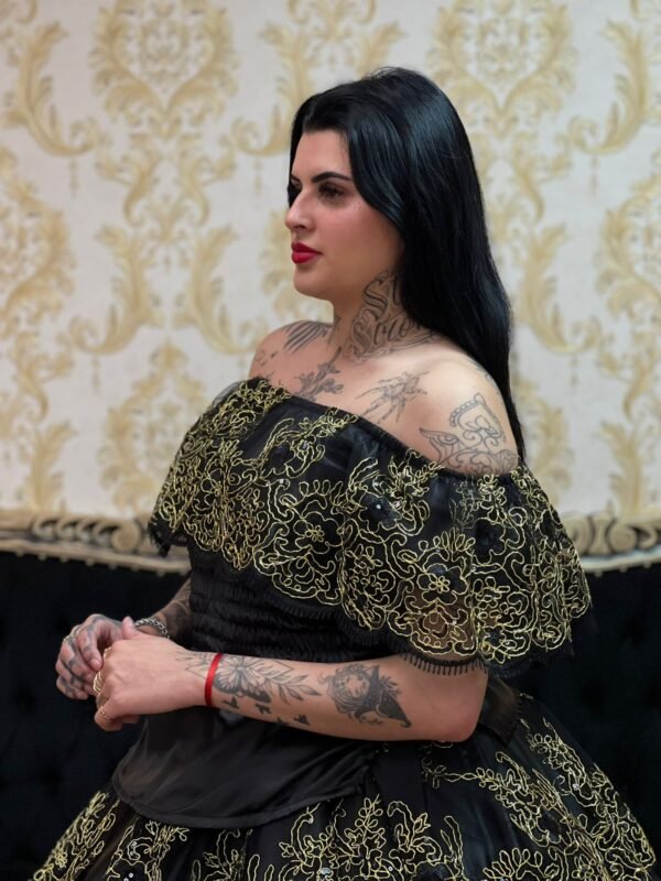 Blusa Babado Bordado Dou/Pto 212 - Imagem 3