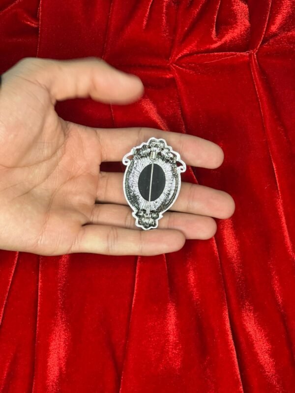 Broche Camafeu Preto/Bco 212 - Imagem 3