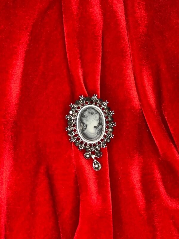 Broche Camafeu Preto/Cinza 222