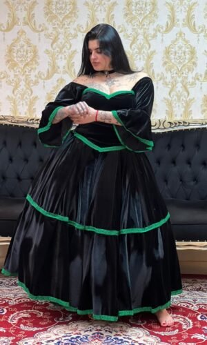 Saia Veludo Preto/Verde 2608