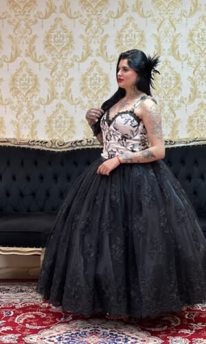 Saia Bordada Longa Preto 2224