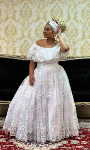 Saia Bordada Paetê Longa Bco/Pta 003