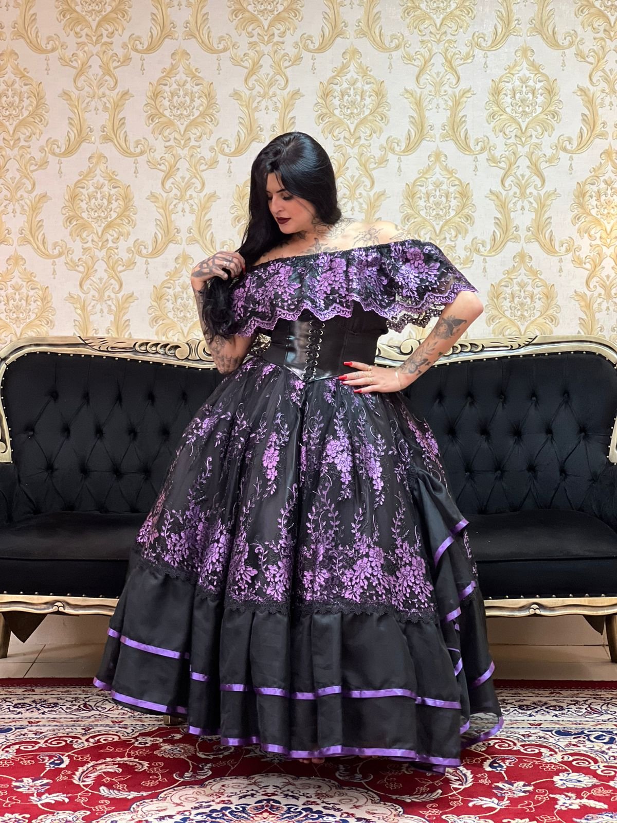 Blusa Babado Bordado Pto/Roxo 250