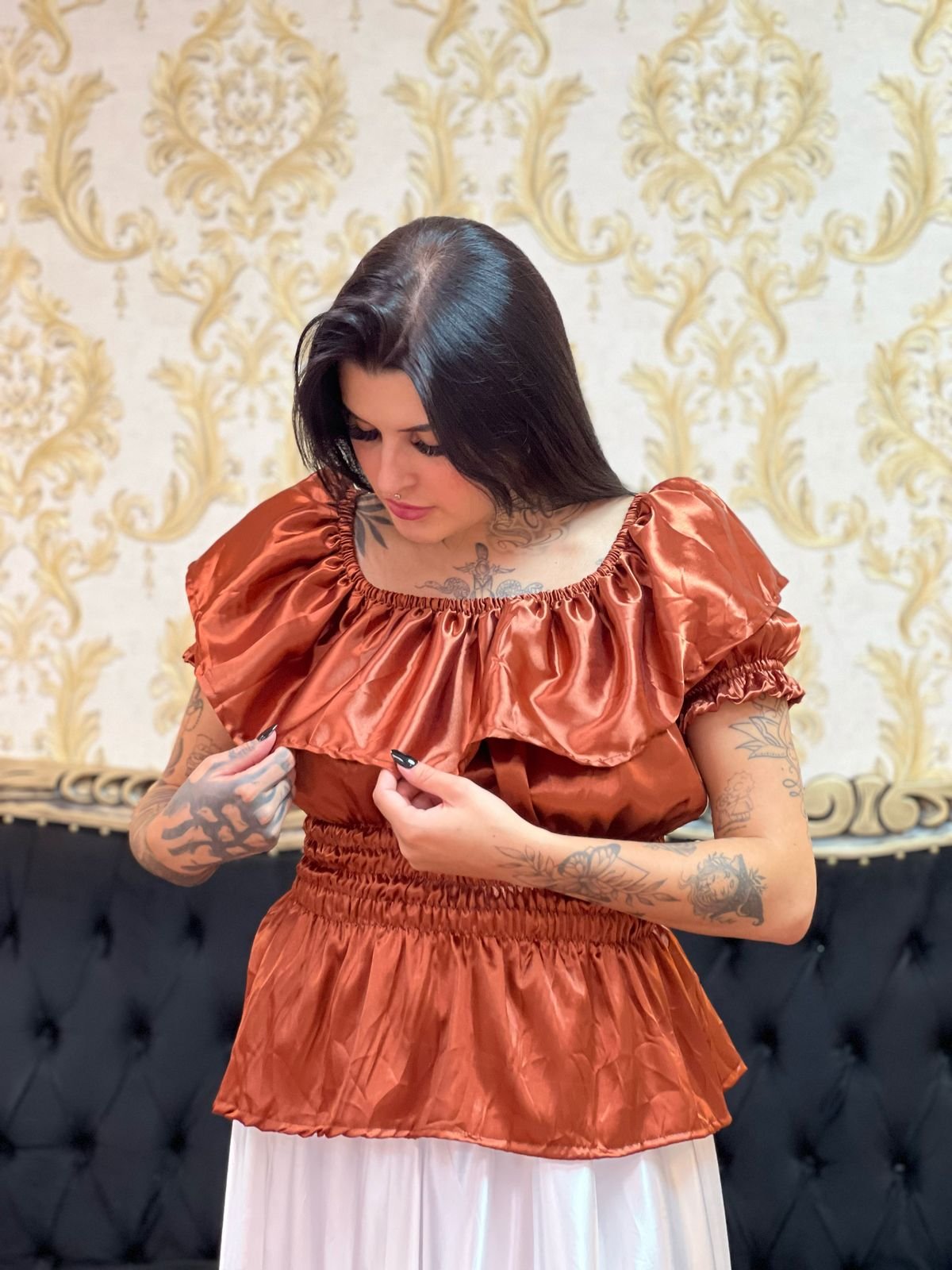 Blusa Babado Cetim Marrom 902