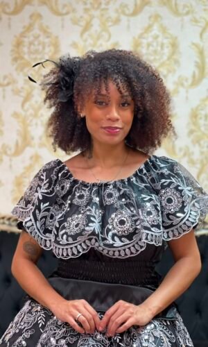 Blusa Babado Bordado Pto/Prata 208